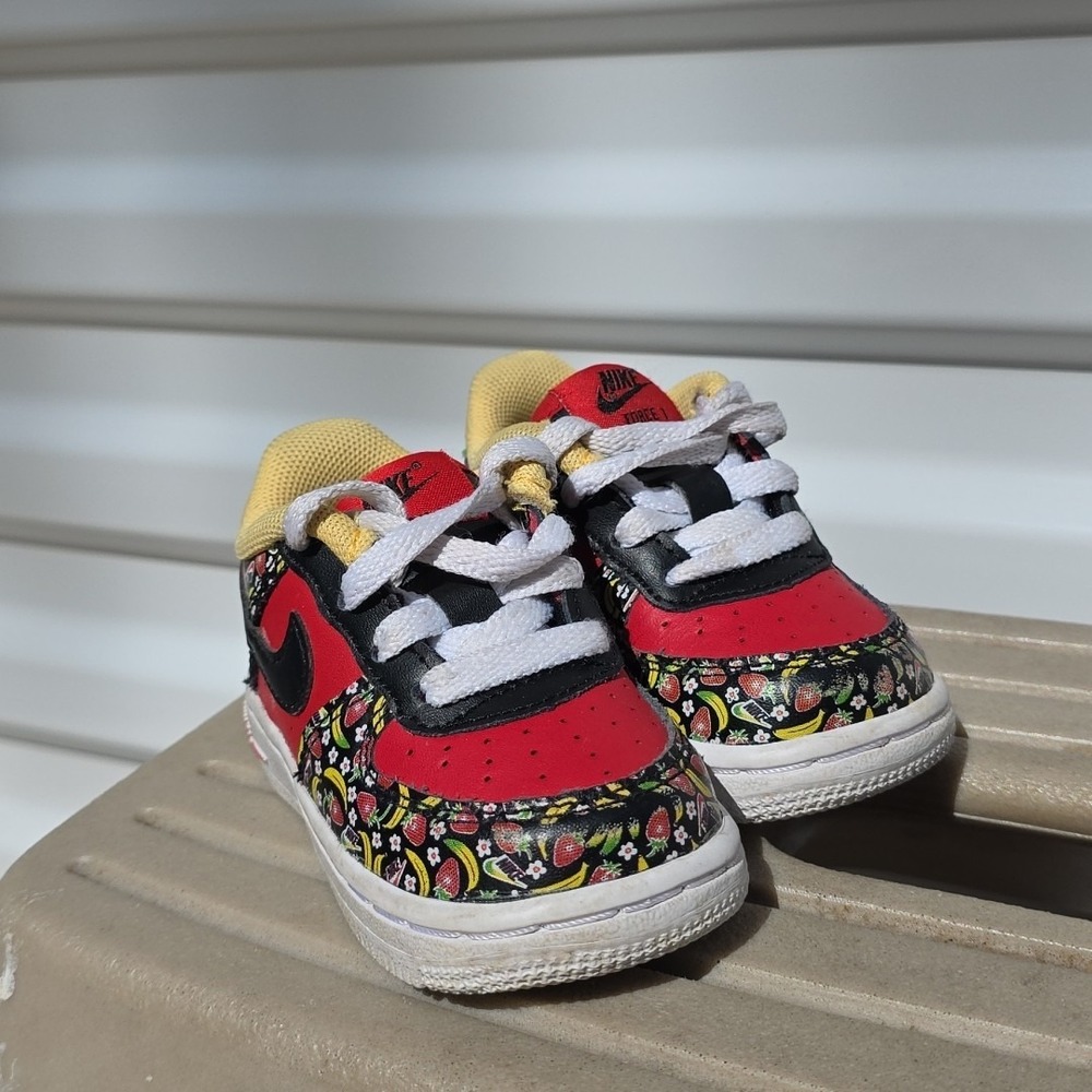 Nike Air‎ Force 1 Strawberry Banana Red Black Multicolor CU4693-600 TD Size 4C